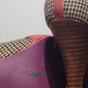 Poetic License Orange and Brown Houndstooth Booties